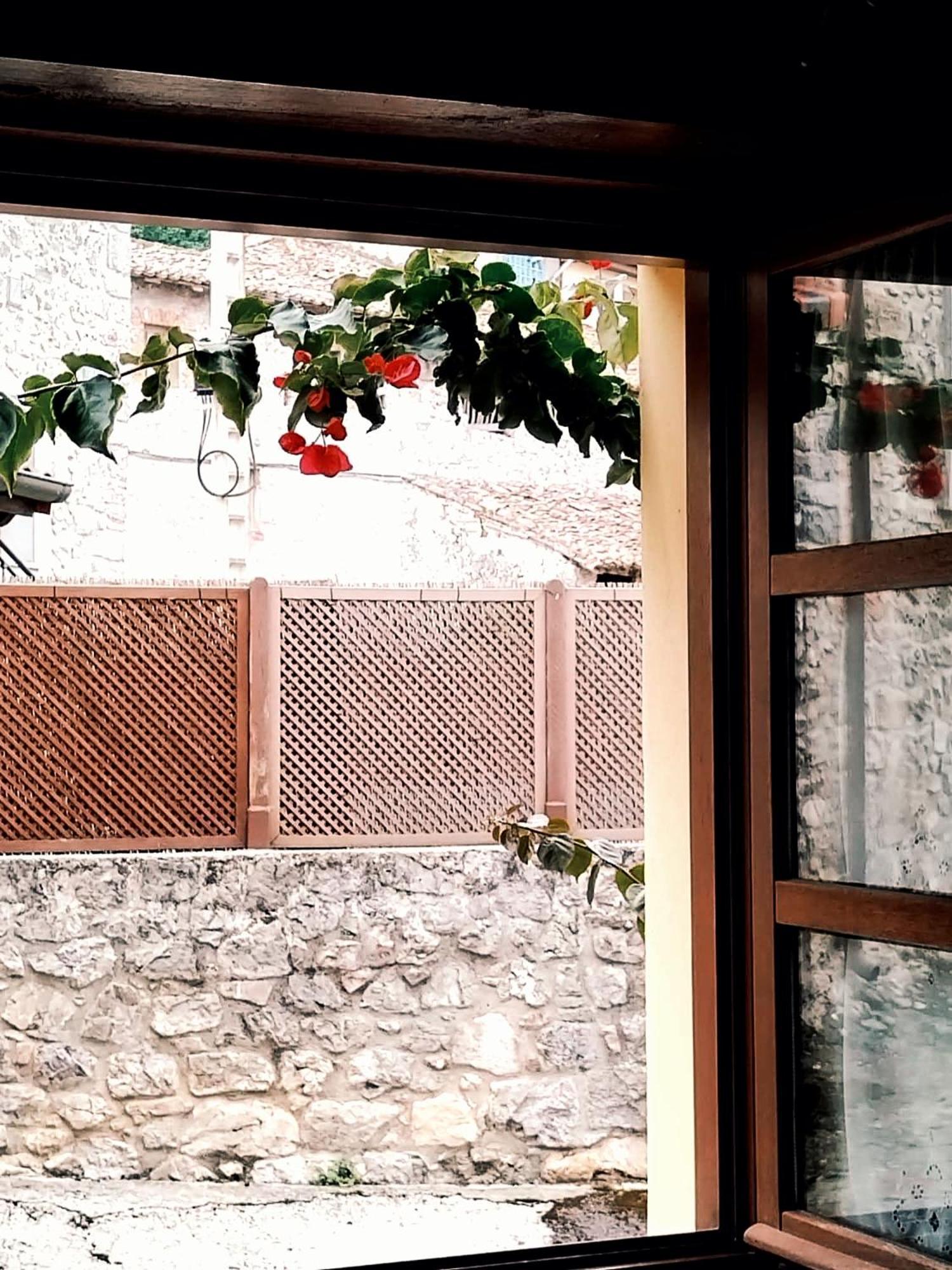 Gasthaus Casa Pelayin Cué Exterior foto